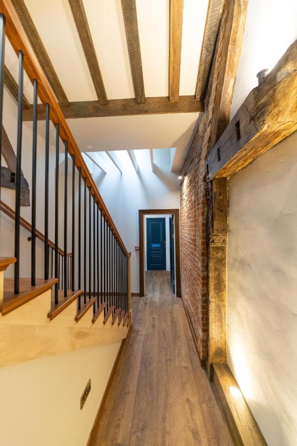 The Ironmongers Boutique Accommodation Ейлшем Екстер'єр фото