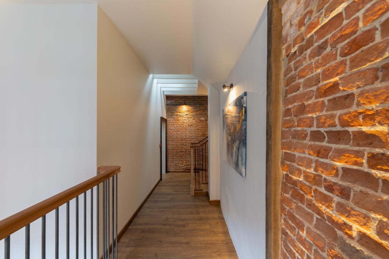 The Ironmongers Boutique Accommodation Ейлшем Екстер'єр фото